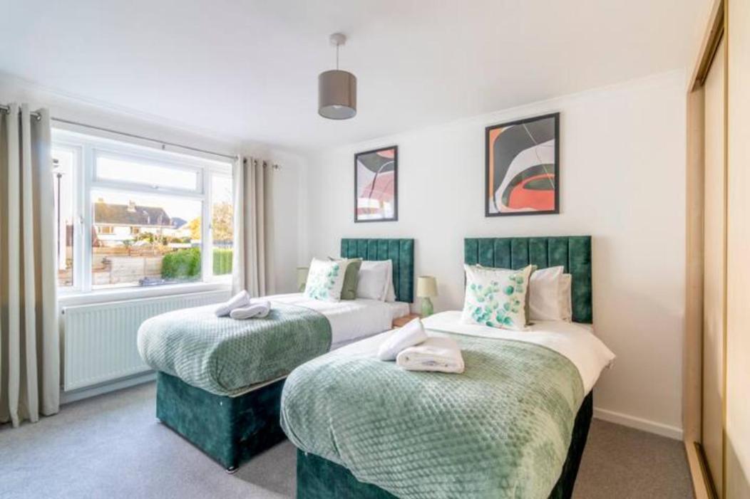 Large Sea View 2 Bedroom Sleeps 6 - Free Parking Bournemouth Eksteriør bilde